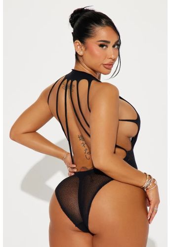 Arabella talla grande con sensual espalda