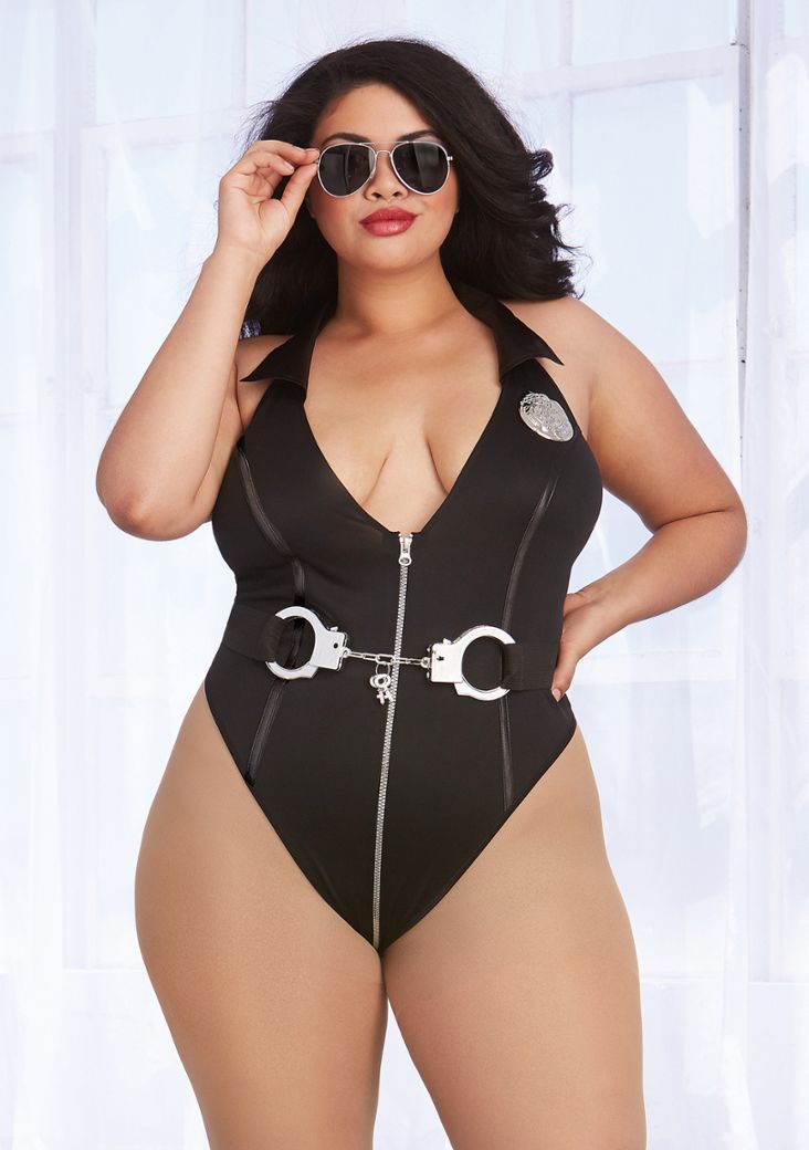 Costume de policière et accessoires
