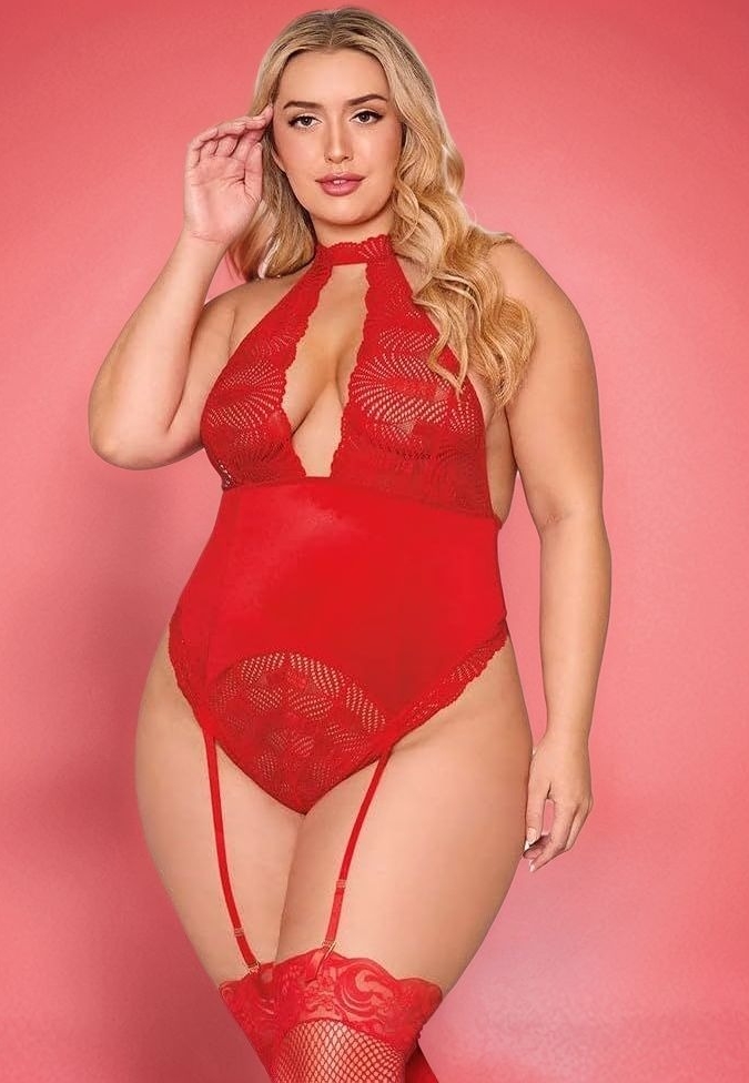 Velours Nocturne: Teddy Garter, Lace and Seduction