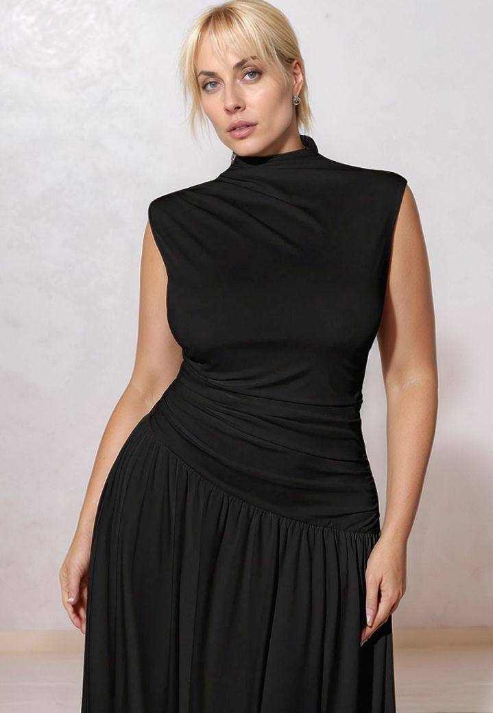 Vestido maxi preto de gola alta - Majestade moderna e fascínio escultural
