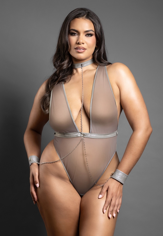 Teddy gris perle : décolleté plongeant, entrejambe ouvert et menottes