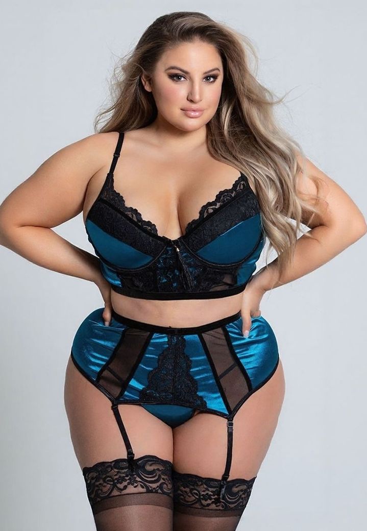 Ensemble Tatiana Turquoise : Soutien-gorge, Porte-jarretelle, String