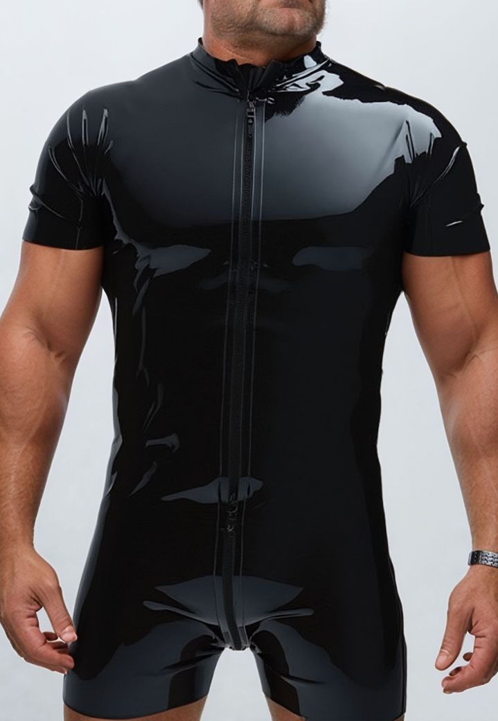 Traje corto de látex