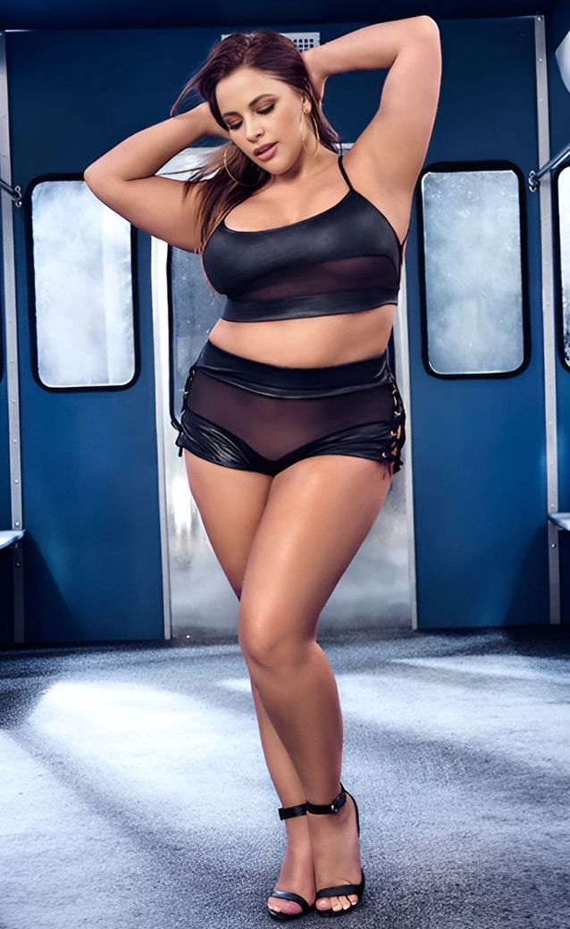 Tweedelig Wet Look Set met Mesh Detail en Gekruiste Oogjes