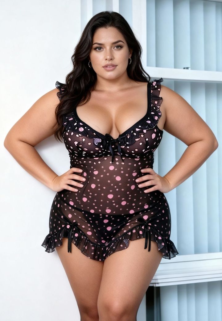 Babydoll nero con cuori rosa, volant e fiocchetti