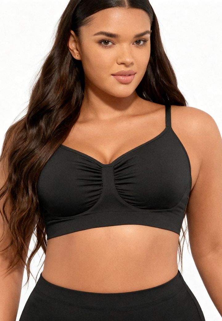 Μαύρο σουτιέν με σούρα: φυσικό σχήμα, καθαρή γραμμή, second-skin
